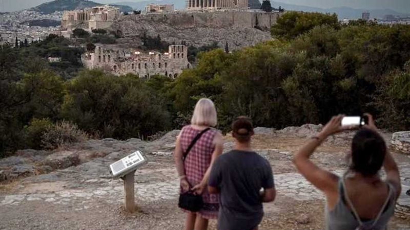 مصرع 6 سياح أجانب