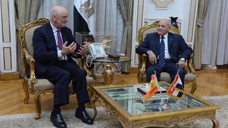 العصار يبحث مع سفير