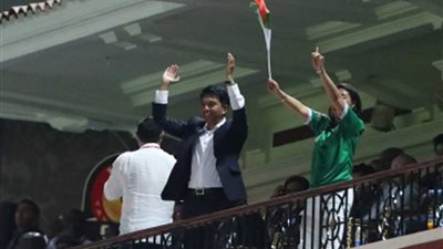 جماهير مدغشقر ورئيسها يحيوا لاعبيهم رغم وداع الكان