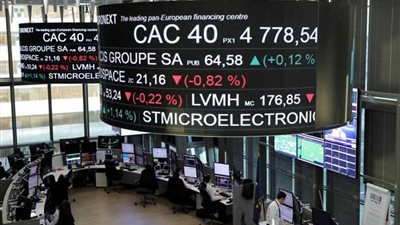 بورصة باريس تغلق على انخفاض