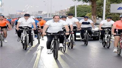 رئيس لا ينام.. قام بزيارة تفقديةً فجر اليوم للكلية الحربية