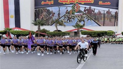 الرئيس السيسي يلتقى قادة المستقبل فجراً