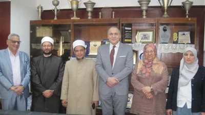 إيفاد واعظين وواعظات لـ50 مدرسة بالقاهرة للارتقاء بالسلوكيات