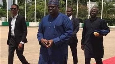 رئيس مجلس الشيوخ النيجيرى يحضر مباراة الجزائر