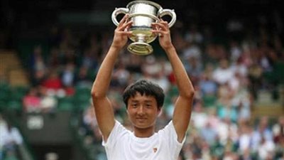 موتشيزوكي أول يابانى يفوز ببطولة ويمبلدون للتنس للناشئين