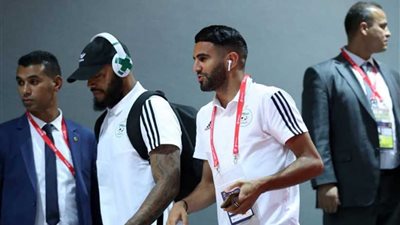 صور.. وصول الجزائر ونيجيريا إلى ستاد القاهرة