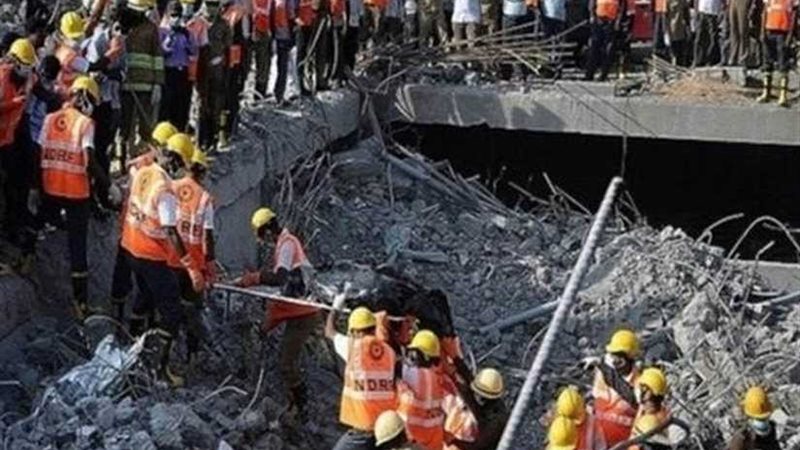 مصرع وإصابة 4 طلاب