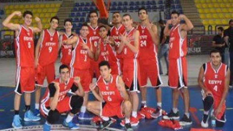 مصر وغينيا في نصف