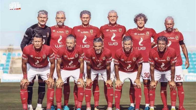 الأهلي يسخر من منافسيه