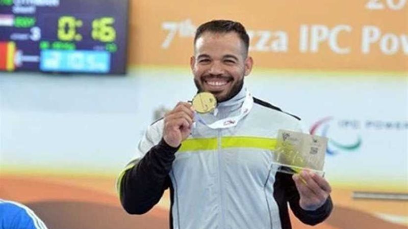 شريف عثمان يتوج بذهبية