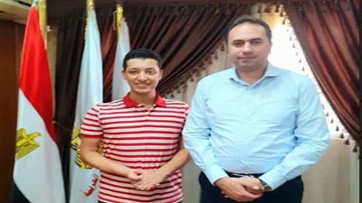 نائب وزير التربية والتعليم يستقبل الطالب الموهوب إياد محمود الشناوي