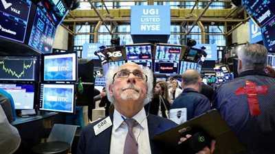 الأسهم الأمريكية تفتح على هبوط طفيف