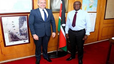 وزير الطاقة الكيني يستقبل سفير مصر بنيروبي