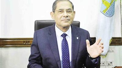 نائب رئيس جامعة الإسكندرية يؤكد أهمية مراجعة اشتراطات السلامة والصحة المهنية بكليات ومعاهد الجامعة