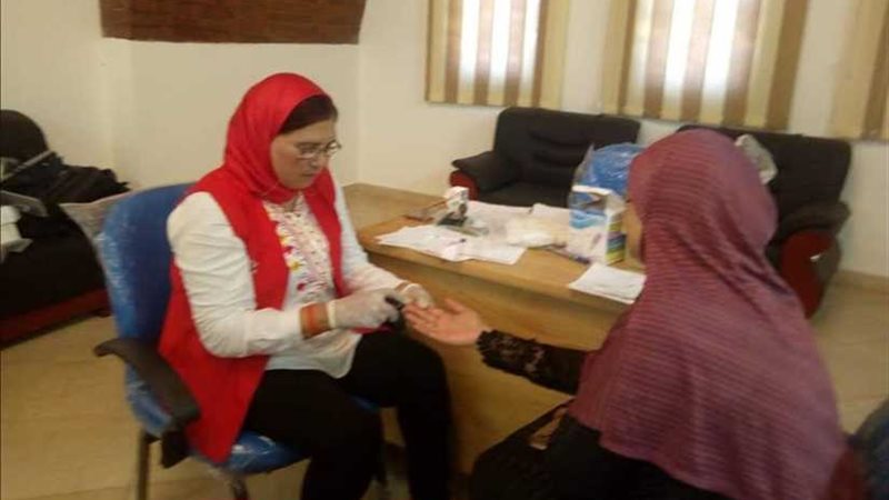 فحص 100 ألف سيدة