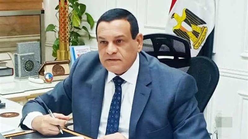 محافظ البحيرة يهنئ