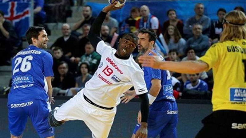 أيسلندا تفوز على