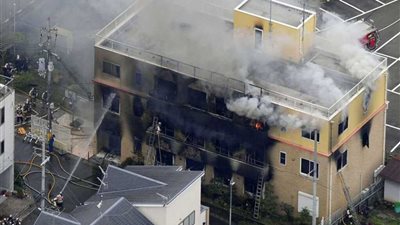 سائل مجهول يحرق 33 شخصًا في استديو رسوم متحركة.. (صور)