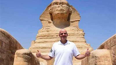 رئيس الفيفا: المصريون بنوا الأهرامات حين كان العالم يعيش في كهوف