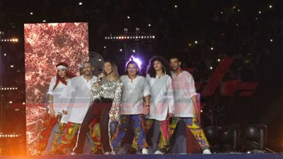 رئيس الوزراء والرئيس الجزائري ورئيسا الفيفا والكاف يحضرون نهائي أمم إفريقيا