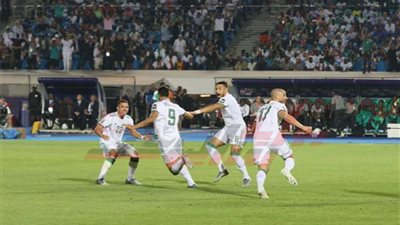 بونجاح يتقدم للجزائر بالهدف الأول في الثواني الأولى