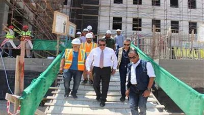 وزير التعليم العالي يتفقد منشآت جامعة العلمين الجديدة