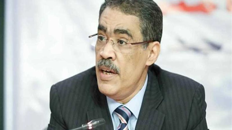 نقيب الصحفيين عقب