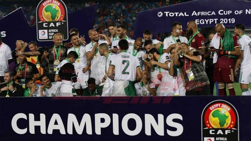 الجزائر تحتفل بكأس