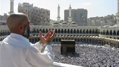 حكومة اليمن تتهم الحوثي بمصادرة جوازات الراغبين بالحج