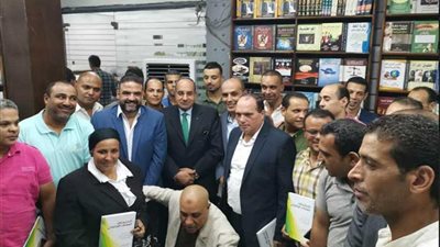 بالصور.. حفل توقيع كتاب 
