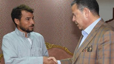 10 آلاف جنيه مساعدات لمواطن وطالب ببني سويف