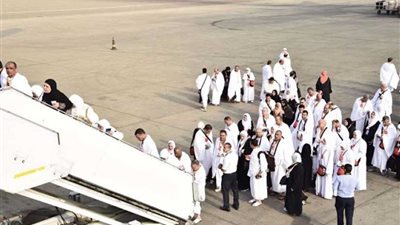 رئيس مطار القاهرة يجتمع مع ممثلي الخطوط السعودية لمناقشة التيسير على الحجاج