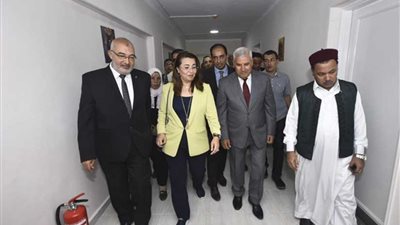 بالصور.. غادة والي تفتتح أول مركز لعلاج وتأهيل مرضى الإدمان بمطروح