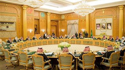 (الوزراء السعودي): أي مساس بحرية الملاحة البحرية الدولية يعد انتهاكًا للقانون الدولي