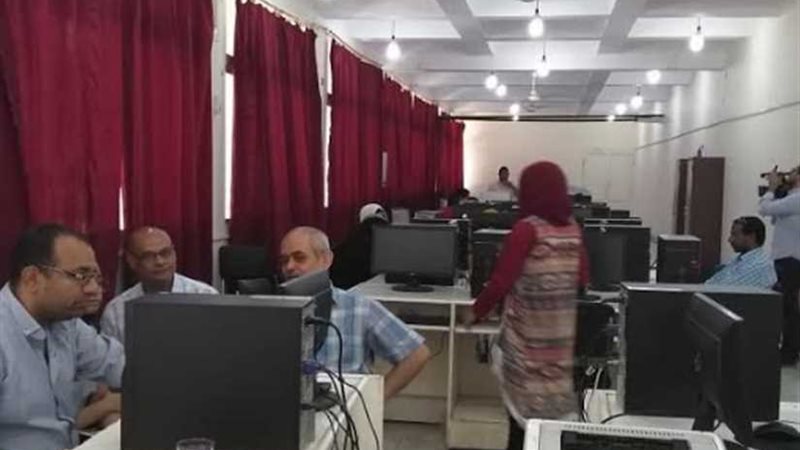 100 متردد على معامل