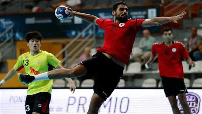 الأحمر يهنئ شباب