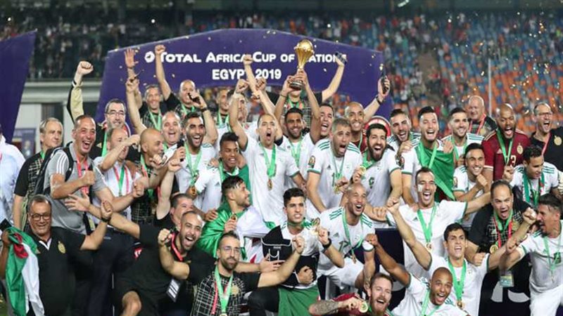 خادم الحرمين مهنئا