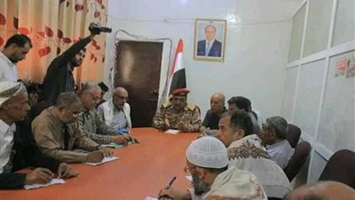 قائد عسكري يمني يبحث مع المكونات السياسية جهود استكمال تحرير محافظة تعز
