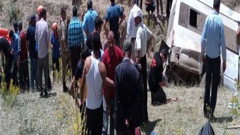 إصابة 25 شخصا إثر