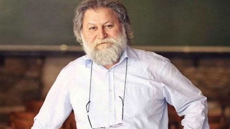 صحفى تركى يتنازل