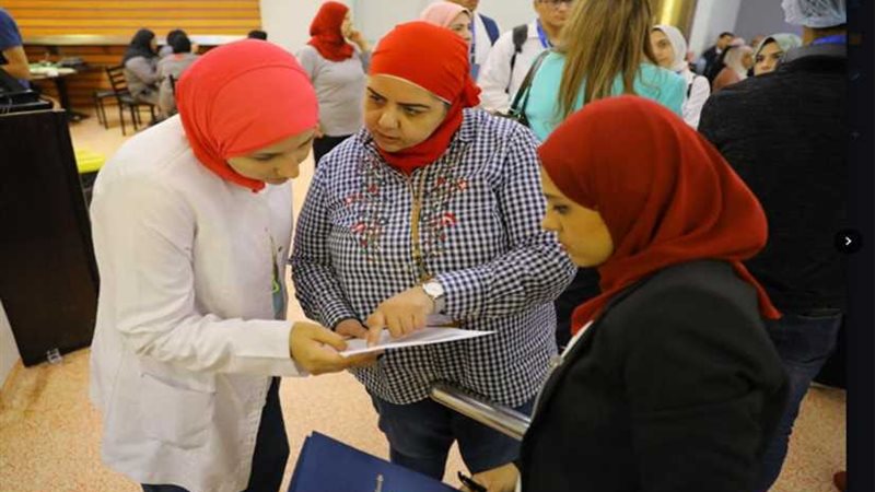 طلاب 7 كليات طبية