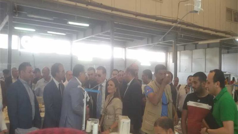 رئيس الوزراء يستهل