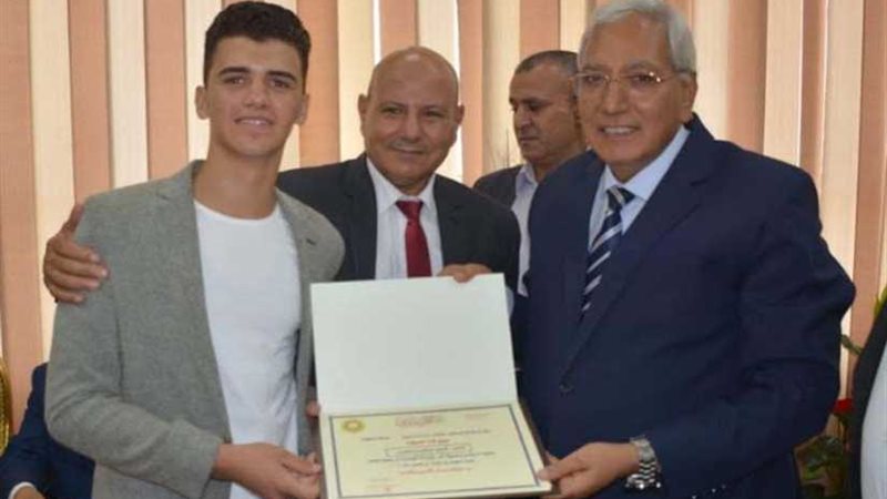 محافظ الدقهلية يكرم