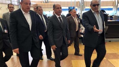 وزير الطيران المدنى يتفقد التطوير بمطار شرم الشيخ الدولى