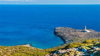 جزيرة يونانية ستدفع لك ولعائلتك للعيش فيها