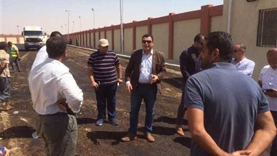 رئيس جهاز تنمية مدينة 6 أكتوبر يتفقد المواقع الخاصة بتنفيذ مشروع الأتوبيس فائق الجودة