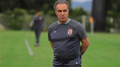 لاسارتي يستقر على تشكيل الأهلي لمواجهة الزمالك