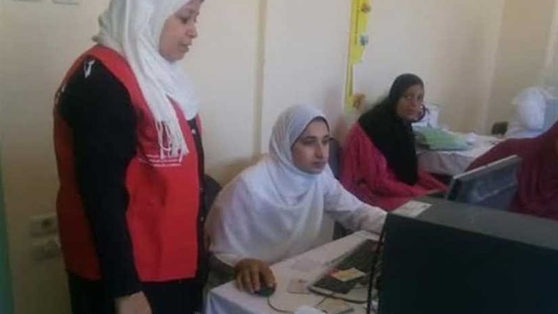 فحص 200 ألف سيدة