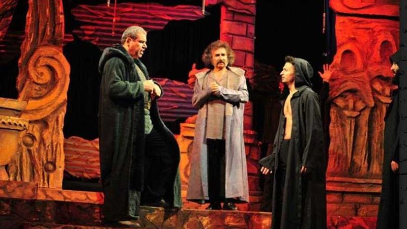 يوم أن قتلوا الغناء