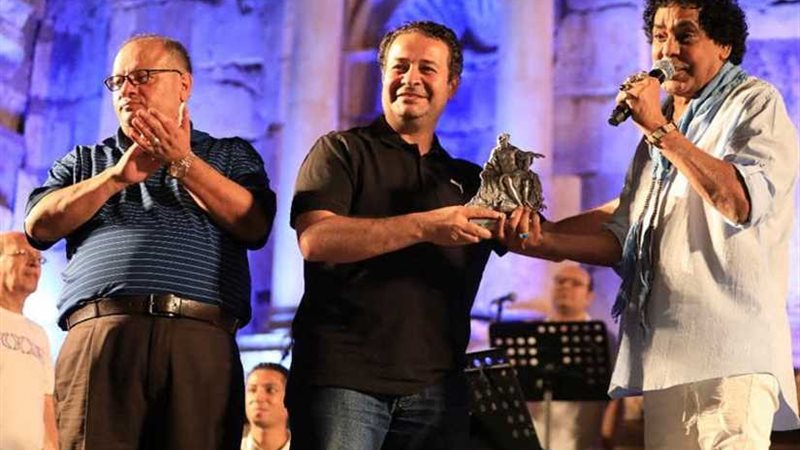 بالصور.. محمد منير